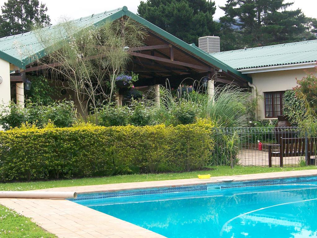 Pine Lodge Resort George Esterno foto