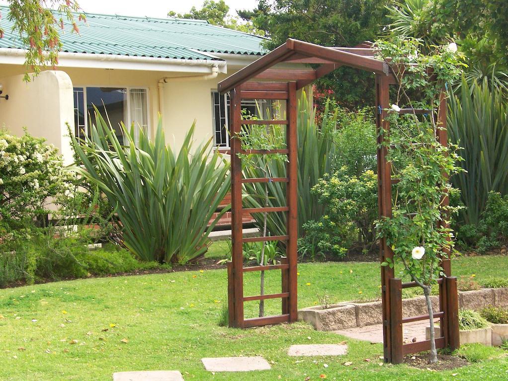 Pine Lodge Resort George Esterno foto