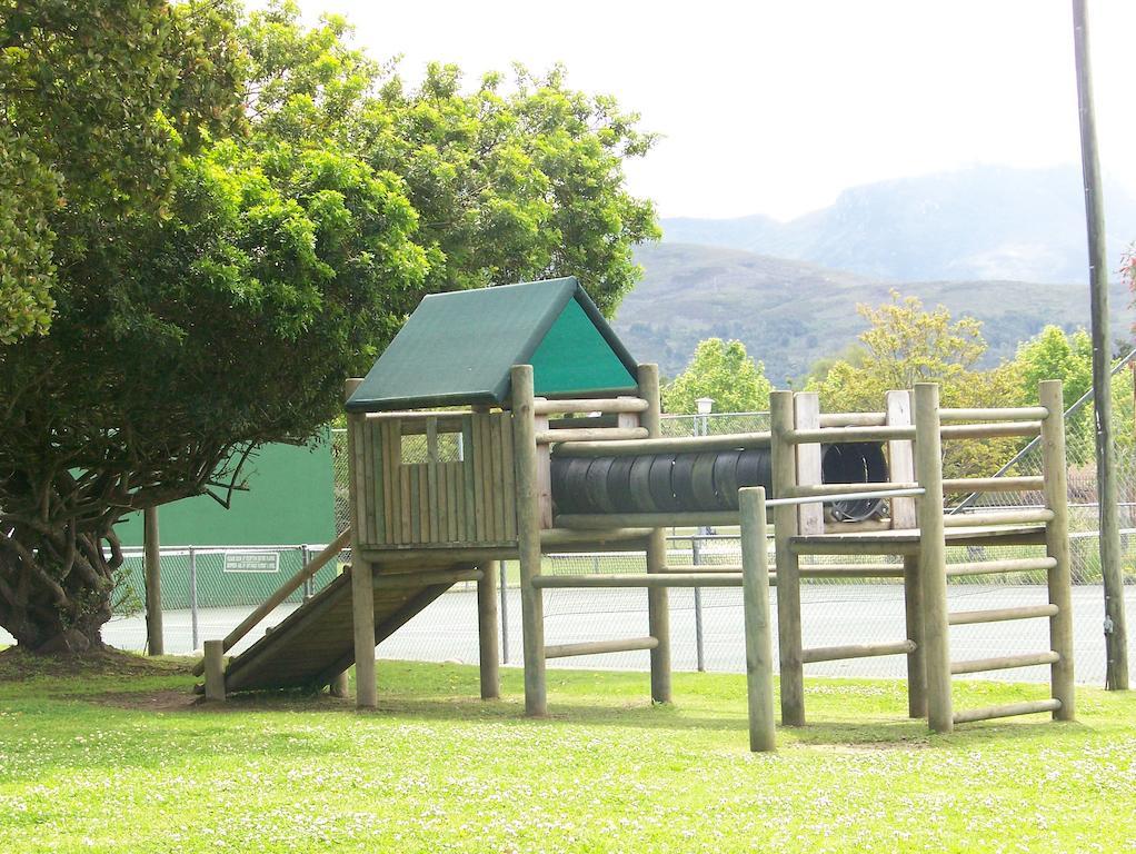 Pine Lodge Resort George Esterno foto