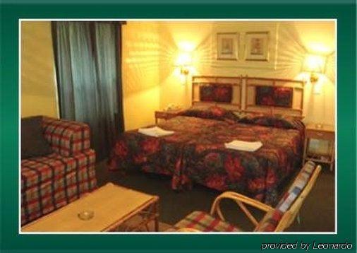 Pine Lodge Resort George Esterno foto